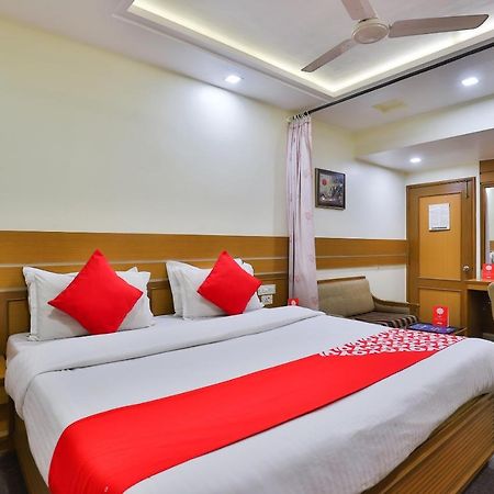 Oyo 17117 Hotel Rainbow Vadodara Luaran gambar