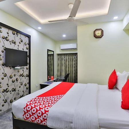 Oyo 17117 Hotel Rainbow Vadodara Luaran gambar