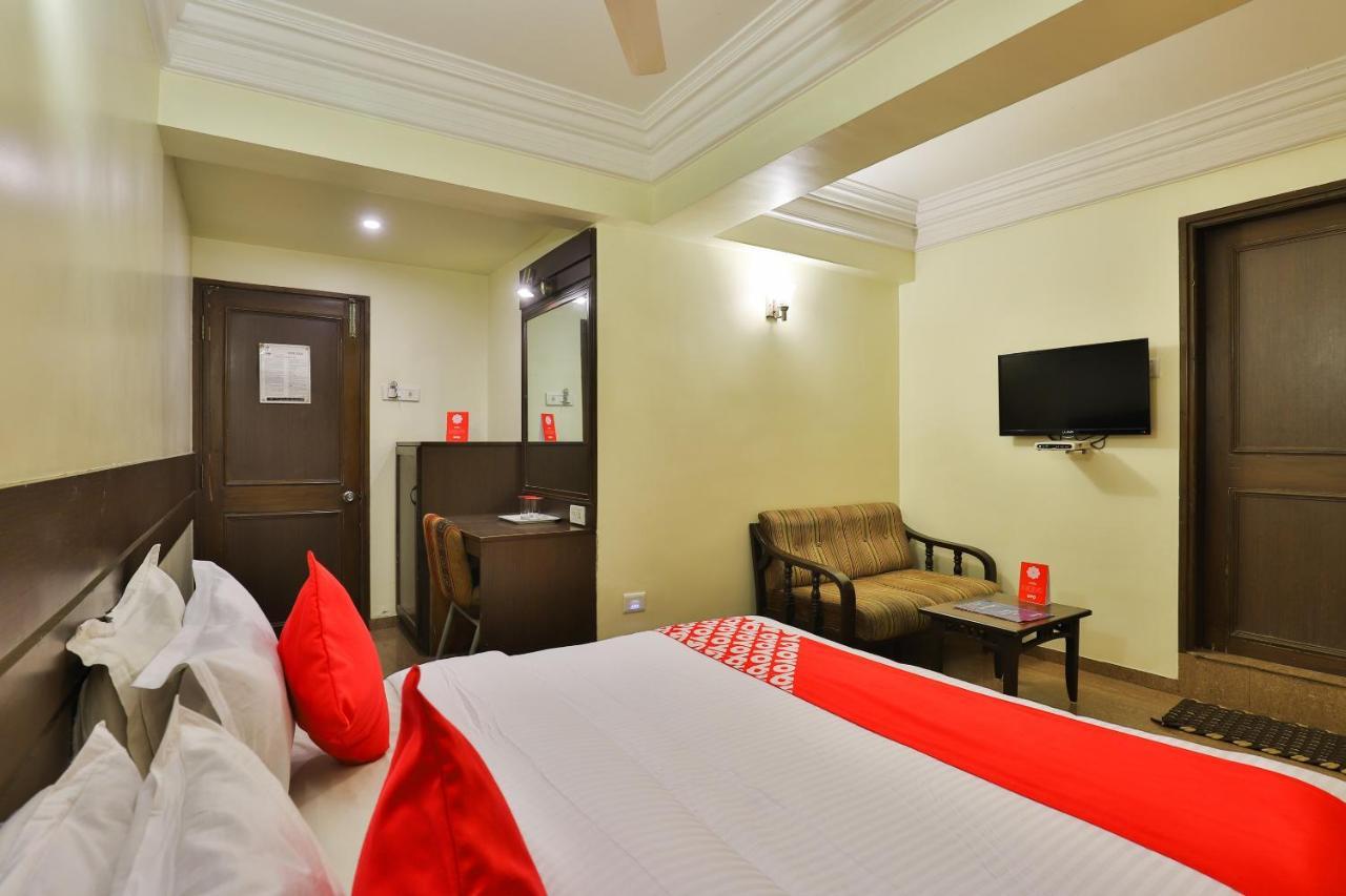 Oyo 17117 Hotel Rainbow Vadodara Luaran gambar