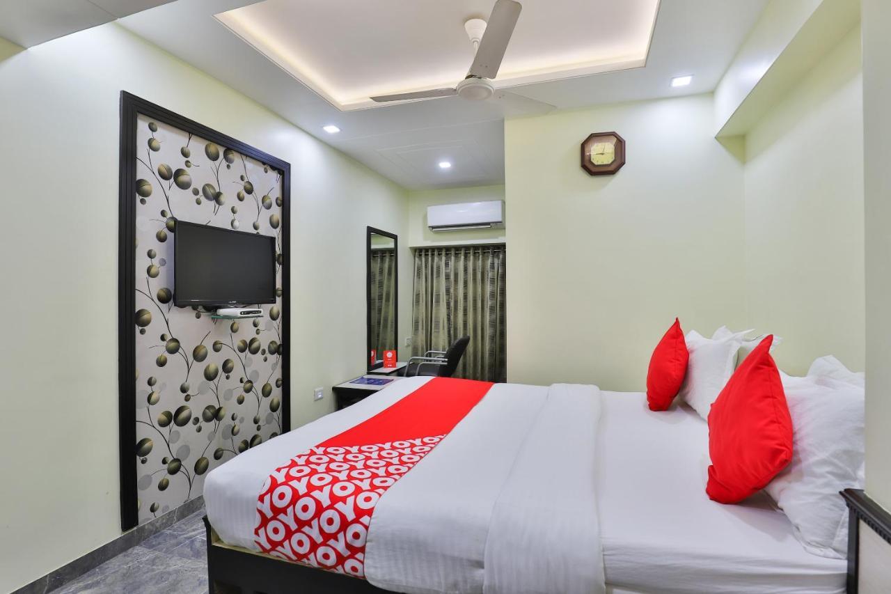 Oyo 17117 Hotel Rainbow Vadodara Luaran gambar