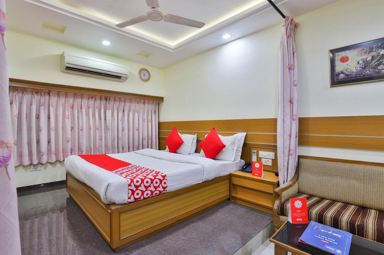 Oyo 17117 Hotel Rainbow Vadodara Luaran gambar