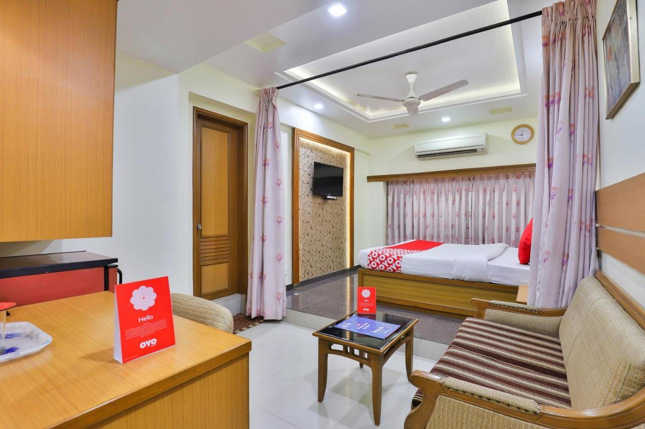 Oyo 17117 Hotel Rainbow Vadodara Luaran gambar