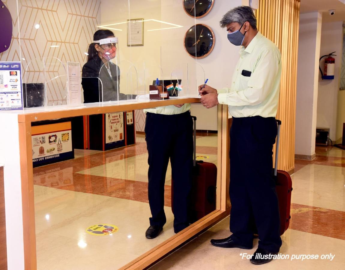 Oyo 17117 Hotel Rainbow Vadodara Luaran gambar